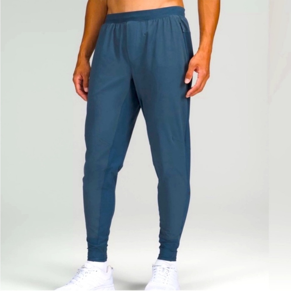 Lululemon Athletica Men’s Surge Blue Jogger’s Size Small